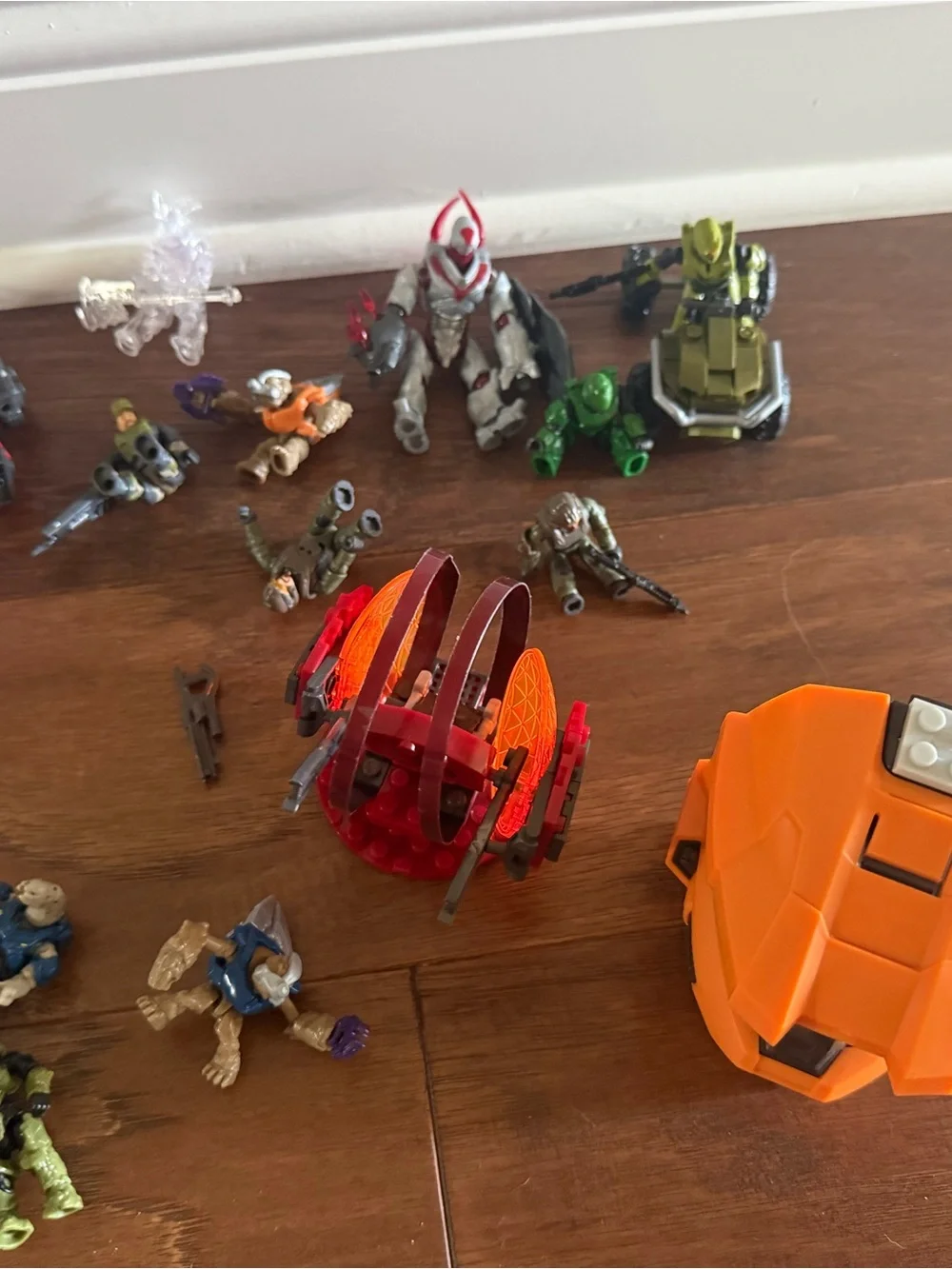 Bulk Lot of Halo Mega Bloks  minifigures, vehicles, weapons, and miscellaneous